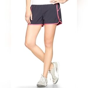 GapFit - gStride Running Shorts 136036 | XS | Midnight Fog Black & Pink